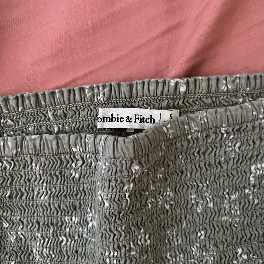 Spring/Summer Top Bundle (Small) - Picture 3 of 5